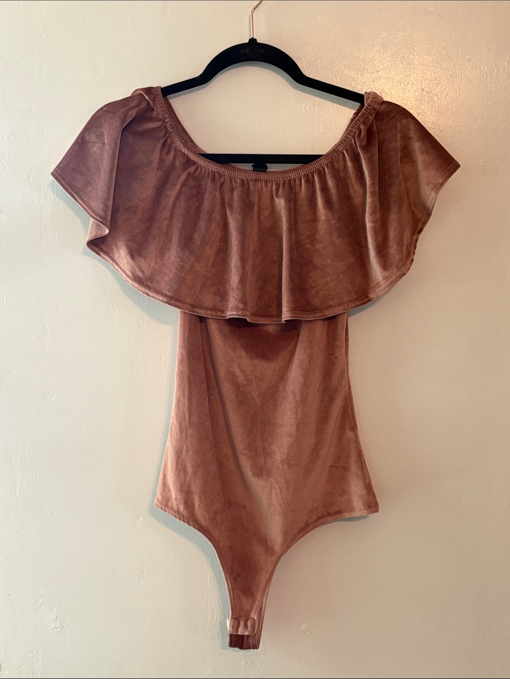 Windsor Velvet Off-Shoulder Ruffle Bodysuit Size Small/Medium